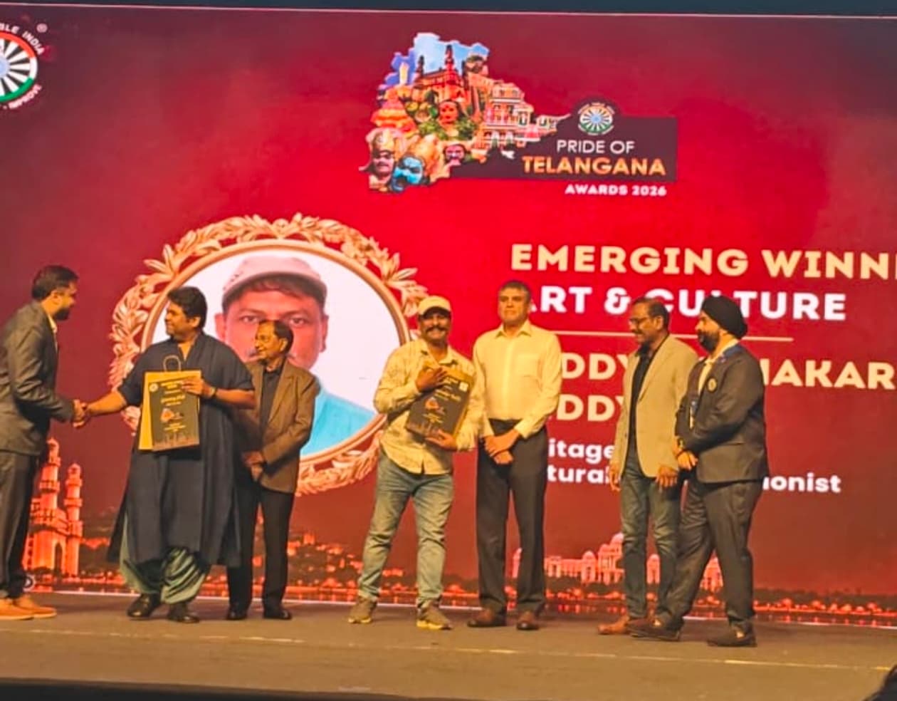 ప్రైడ్ ఆఫ్ తెలంగాణ అవార్డుతో రెడ్డి రత్నాకర్ రెడ్డికి ఘన సత్కారం